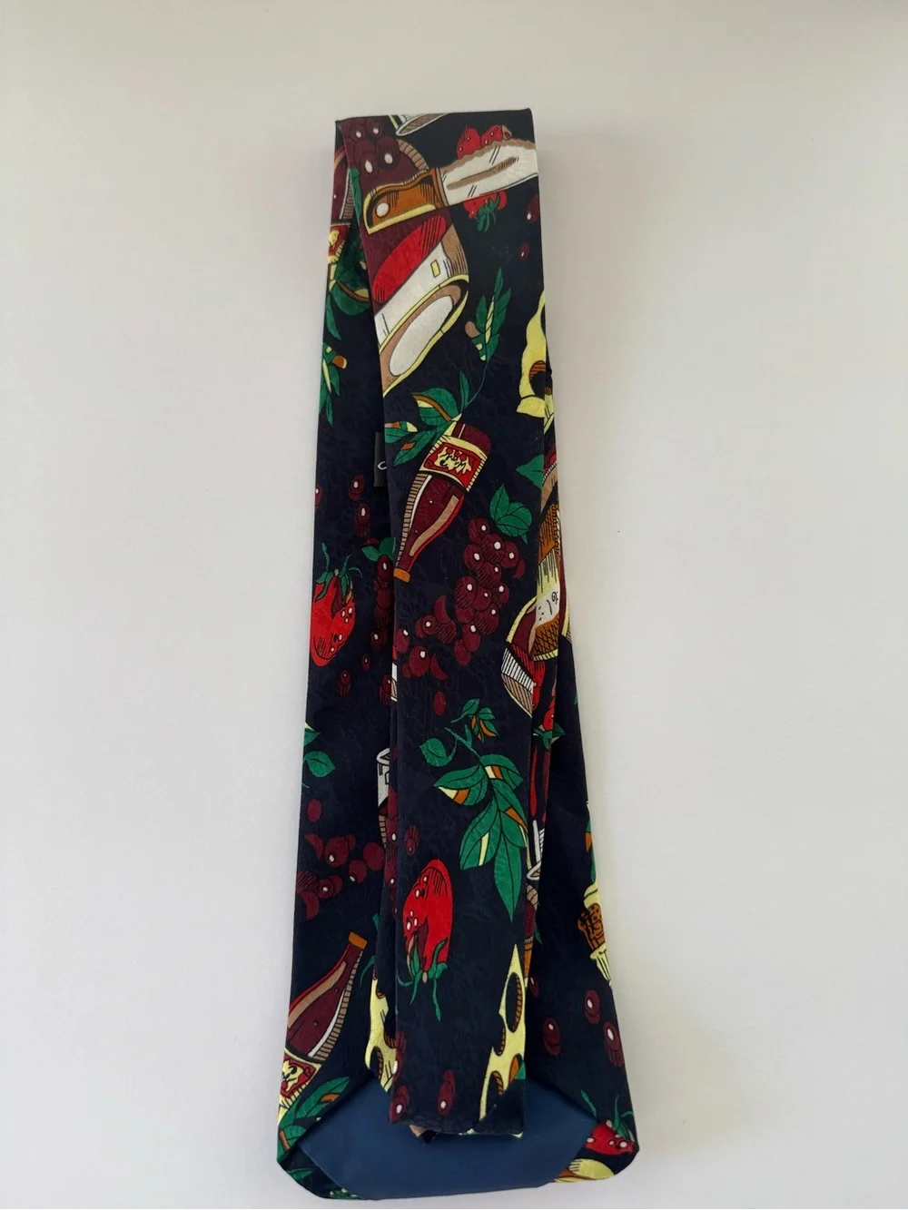 Designs by A. Rogers Winery/Vineyard Theme silk tie